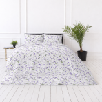 Divguļamās gultas veļas komplekts „Lavender Breeze“. Gultas veļa ar augiem, 200x200 cm, 200x220 cm. Balts fons ar atkārtotu violetu lavandu un zaļu zariņu rakstu Divguļamās gultas veļas komplekts „Lavender Breeze“. Gultas veļa ar augiem, 200x200 cm, 200x220 cm. Balts fons ar atkārtotu violetu lavandu un zaļu zariņu rakstu