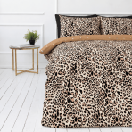 Divguļamās gultas veļas komplekts „Roar“. Flaneļa gultas veļa, 200x200 cm, 200x220 cm. Smilšu krāsas gultas veļa ar izteiksmīgu melnu un brūnu leoparda rakstu. Divguļamās gultas veļas komplekts „Roar“. Flaneļa gultas veļa, 200x200 cm, 200x220 cm. Smilšu krāsas gultas veļa ar izteiksmīgu melnu un brūnu leoparda rakstu.