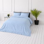 Burzīta gultas veļa „Kora Dusty Blue“. Vienkrāsaina gultas veļa, 140x200 cm, 150x200 cm, 160x200 cm, 180x200 cm, 200x200 cm, 200x220 cm, 220x240 cm. Pasteļzils gultas veļas komplekts ar smalku tekstūru.