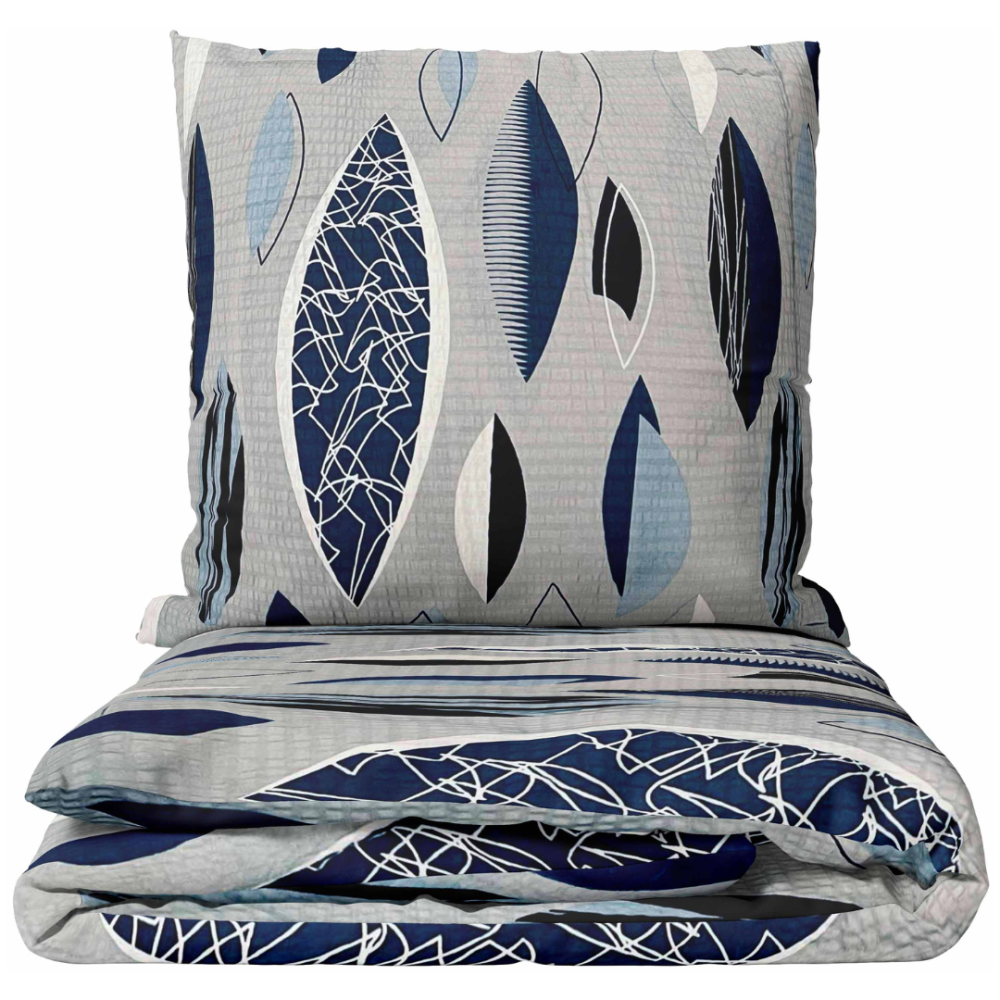 Burzīta gultas veļa „Kora Indigo Drift“. Kokvilnas gultas veļa, 140x200 cm, 200x200 cm, 200x220 cm, 220x240 cm. Abstrakts gultas veļas komplekts ar zilām un tumši zilām lapu siluetēm uz gaiši pelēka fona.