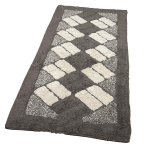 Paklājs "Brown Diamond Mosaic Rug", 70x140 cm. Tumši brūns paklājs ar gaiši smilškrāsas taisnstūriem, kas izvietoti slīpi un veido dinamisku ģeometrisku rakstu. Paklājs "Brown Diamond Mosaic Rug", 70x140 cm. Tumši brūns paklājs ar gaiši smilškrāsas taisnstūriem, kas izvietoti slīpi un veido dinamisku ģeometrisku rakstu.