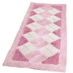 Paklājs "Rose Diamond Mosaic Rug", 70x140 cm. Vienveida rozā paklājs, dekorēts ar slīpi izvietotiem baltiem un piesātināti rozā taisnstūriem, kas veido dinamisku rakstu. Paklājs "Rose Diamond Mosaic Rug", 70x140 cm. Vienveida rozā paklājs, dekorēts ar slīpi izvietotiem baltiem un piesātināti rozā taisnstūriem, kas veido dinamisku rakstu.
