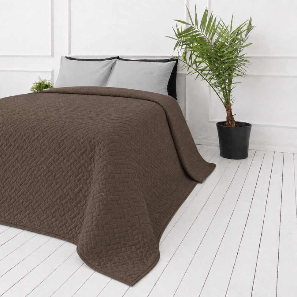 Gultas pārklājs "Bedspread Brunette". Pledi, 210x240 cm. Brūns gultas pārklājs ar atkārtojošos pīta pinuma struktūrai līdzīgu rakstu