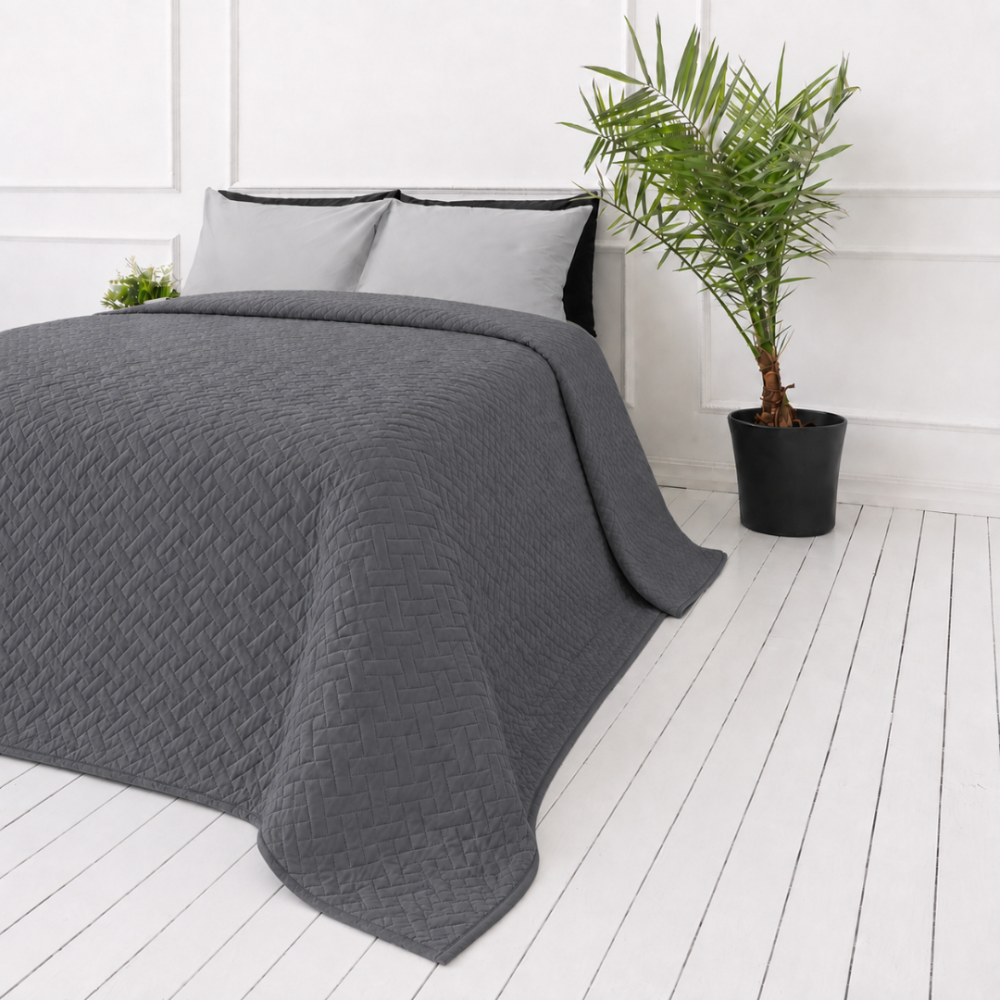 Gultas pārklājs "Bedspread Graphite". Pledi, 210x240 cm. Grafīta krāsas gultas pārklājs ar blīvu atkārtojošos pītu rakstu