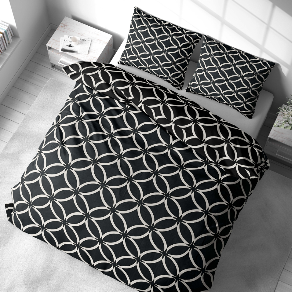 Gultas veļas komplekts „Black Retro Rings“. Gultas veļas komplekti 200x220, 140x200 cm, 160x200 cm, 200x200 cm, 200x220 cm. Simetrisks apļu raksts uz melna fona