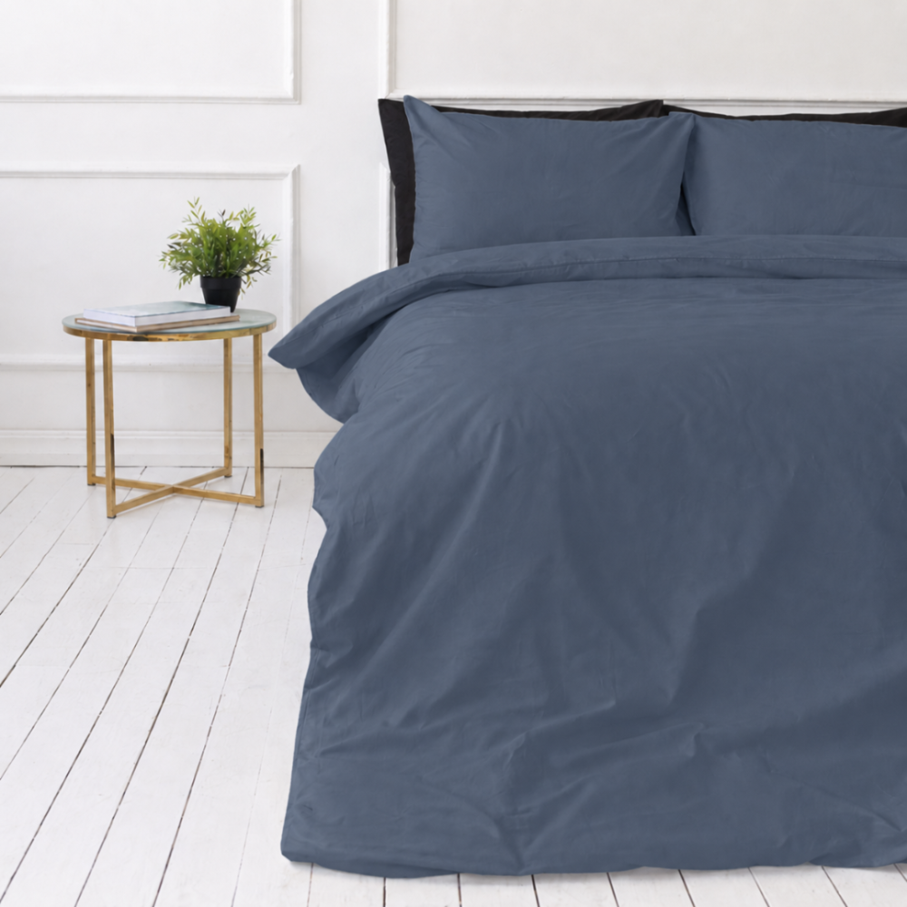Gultas veļas komplekts „Blue mirage“. Zila gultas veļa, 140x200 cm, 200x200 cm, 200x220 cm. Elegants zili pelēks gultasveļas komplekts piešķir izsmalcinātību. Gultas veļas komplekts „Blue mirage“. Zila gultas veļa, 140x200 cm, 200x200 cm, 200x220 cm. Elegants zili pelēks gultasveļas komplekts piešķir izsmalcinātību.