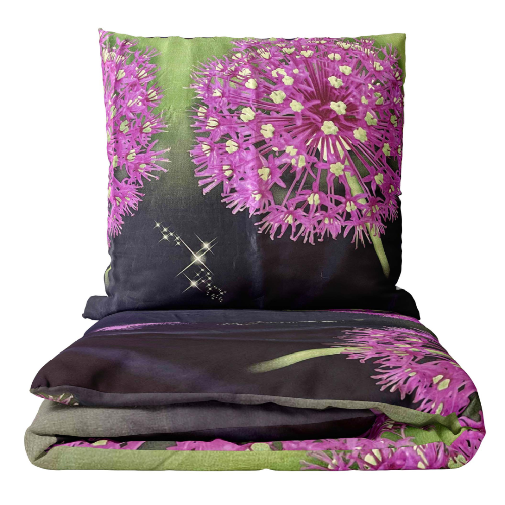 Gultas veļas komplekts "Burdock". Gultas veļas komplekti 140x200, 140x200 cm, 150x200 cm, 160x200 cm, 180x200 cm, 200x200 cm, 200x220 cm. Tumši un gaiši zaļš gultasveļas komplekts ar drosmīgiem dadzīšu rakstiem, lai radītu dabas iedvesmotu izskatu