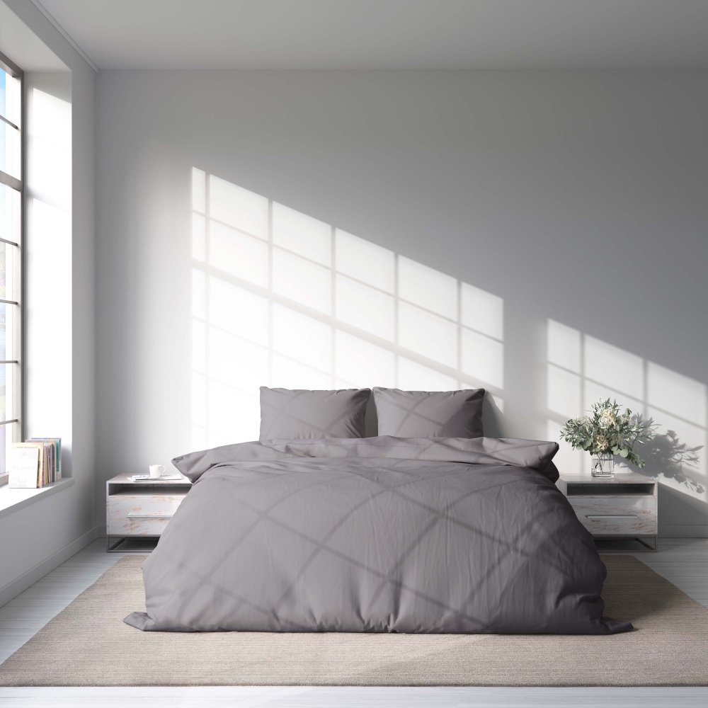 Gultas veļas komplekts „Dark Grey Ranforce“. Gultas veļas komplekti 200x220, 140x200 cm, 200x200 cm, 200x220 cm. Tumši pelēka gultasveļa, kas nodrošina universālu un neuzkrītošu izskatu, ideāli piemērota dažādu guļamistabas motīvu papildināšanai.
