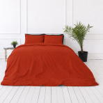 Gultas veļas komplekts „Dry Tomato“. Vienkrāsaina gultas veļa, 140x200 cm, 150x200 cm, 160x200 cm, 180x200 cm, 200x200 cm, 200x220 cm, 220x240 cm. Košs ķieģeļsarkans gultas veļas dizains vienmērīgā krāsā. Gultas veļas komplekts „Dry Tomato“. Vienkrāsaina gultas veļa, 140x200 cm, 150x200 cm, 160x200 cm, 180x200 cm, 200x200 cm, 200x220 cm, 220x240 cm. Košs ķieģeļsarkans gultas veļas dizains vienmērīgā krāsā.