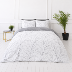 Gultas veļas komplekts „Woodland Gray“. Gultas veļa ar augiem, 140x200 cm, 200x200 cm, 200x220 cm. Gultas veļas komplekts ar baltu pamatu un pelēkiem dabas motīviem Gultas veļas komplekts „Woodland Gray“. Gultas veļa ar augiem, 140x200 cm, 200x200 cm, 200x220 cm. Gultas veļas komplekts ar baltu pamatu un pelēkiem dabas motīviem