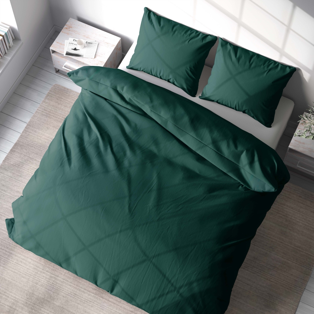 Gultas veļas komplekts „Juniper“. Gultas veļa viesnīcām, 140x200 cm, 200x200 cm, 200x220 cm, 220x240 cm. Elegants tumši zaļš gultasveļas komplekts, kas telpās ienes dabas pieskārienu.