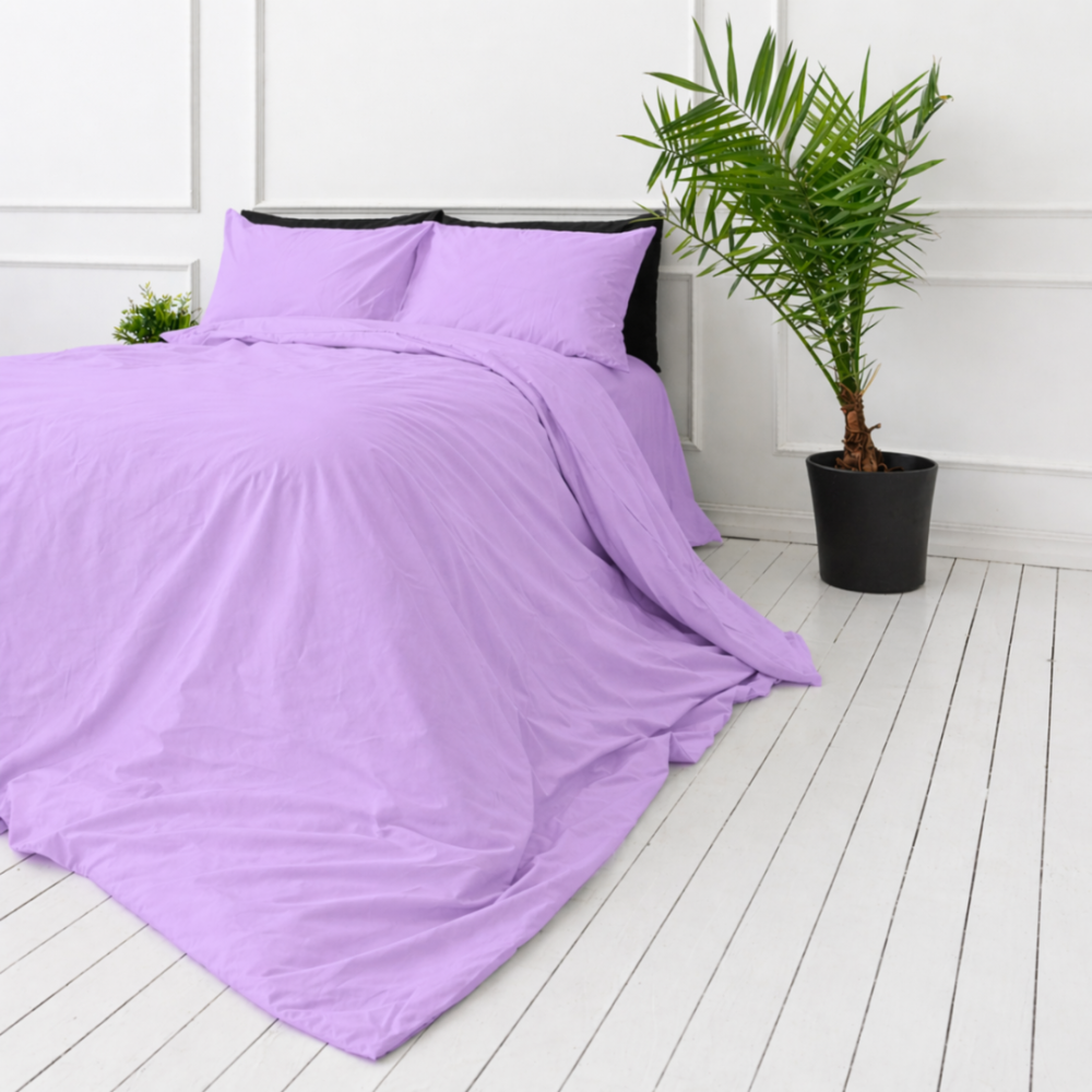 Gultas veļas komplekts „Keepsake Lilac“. Vienkrāsaina gultas veļa, 140x200 cm, 150x200 cm, 160x200 cm, 180x200 cm, 200x200 cm, 200x220 cm, 220x240 cm. Eleganta lavandas krāsa un smalks dizains, kas ideāli piemērots jebkuram interjeram.