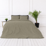 Gultas veļas komplekts „Khaki Grey“. Vienkrāsaina gultas veļa, 140x200 cm, 150x200 cm, 160x200 cm, 180x200 cm, 200x200 cm, 200x220 cm, 220x240 cm. Smalks haki pelēkuma gultas veļas dizains modernai guļamistabai. Gultas veļas komplekts „Khaki Grey“. Vienkrāsaina gultas veļa, 140x200 cm, 150x200 cm, 160x200 cm, 180x200 cm, 200x200 cm, 200x220 cm, 220x240 cm. Smalks haki pelēkuma gultas veļas dizains modernai guļamistabai.
