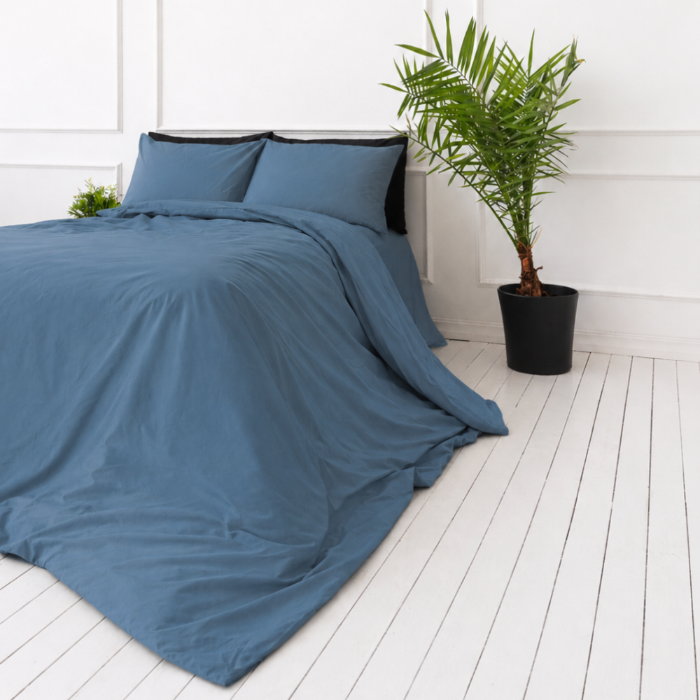 Gultas veļas komplekts „Yale Blue“. Vienkrāsaina gultas veļa, 140x200 cm, 150x200 cm, 160x200 cm, 180x200 cm, 200x200 cm, 200x220 cm, 220x240 cm. Piesātināti yale zilas krāsas gultas veļa modernai guļamistabai. Gultas veļas komplekts „Yale Blue“. Vienkrāsaina gultas veļa, 140x200 cm, 150x200 cm, 160x200 cm, 180x200 cm, 200x200 cm, 200x220 cm, 220x240 cm. Piesātināti yale zilas krāsas gultas veļa modernai guļamistabai.