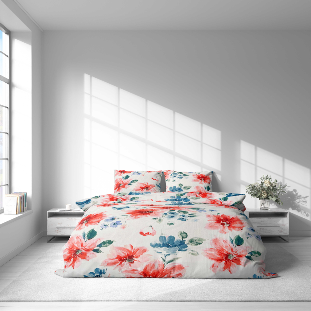 Gultas veļas komplekts „Miraflores“. Gultas veļas komplekti 140x200, 140x200 cm, 160x200 cm, 200x200 cm, 200x220 cm, 220x240 cm. Akvareļstilā veidots auduma raksts ar brīvi izvietotiem spilgtiem ziediem un lapiņām.