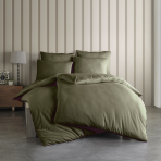 Gultas veļas komplekts „Olive Stone Washed“. Kokvilnas gultas veļa, 140x200 cm, 200x200 cm, 200x220 cm. Olīvu krāsā mazgāts gultasveļas komplekts, kas izgatavots no 100 % kokvilnas ranforce un nodrošina lielisku komfortu.