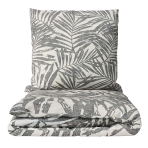 Gultas veļas komplekts „Palm Drift“. Gultas veļas komplekti 140x200, 140x200 cm, 160x200 cm, 200x200 cm, 200x220 cm, 220x240 cm. Gultas veļas komplekts maigos gaismas krāsās, rotāts ar spilgtām palmu lapām, lieliski piemērots svaigai un tropiskai noskaņai jūsu guļamistabā.