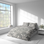 Gultas veļas komplekts „Palm Drift“. Gultas veļas komplekti 140x200, 140x200 cm, 160x200 cm, 200x200 cm, 200x220 cm, 220x240 cm. Gaismas krāsas gultas veļas komplekts ar greznām palmu lapām, ienesošām dabu un mieru jūsu guļamistabas dekorā.