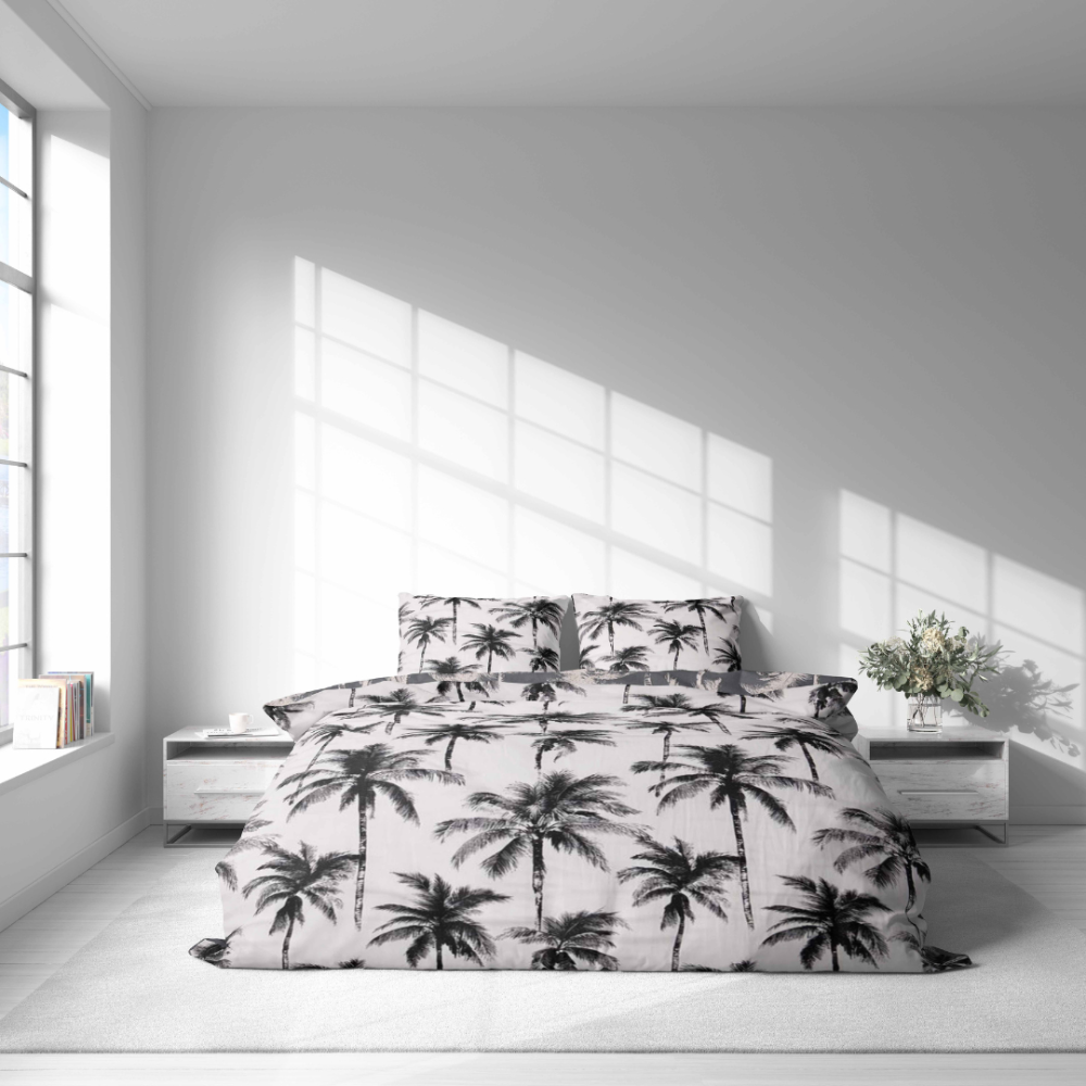 Gultas veļas komplekts „Palmora“. Pelēka gultasveļa, 140x200 cm, 150x200 cm, 160x200 cm, 180x200 cm, 200x200 cm, 200x220 cm. Gaiši pelēks gultas veļas komplekts ar kontrastējošām palmām.