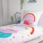 Gultas veļas komplekts „Peppa Pig“. Kokvilnas gultas veļa, 135x200 cm. Violets gultas veļas komplekts ar varavīksnēm, sirsniņām un krāsainu „family“ rakstu. Gultas veļas komplekts „Peppa Pig“. Kokvilnas gultas veļa, 135x200 cm. Violets gultas veļas komplekts ar varavīksnēm, sirsniņām un krāsainu „family“ rakstu.