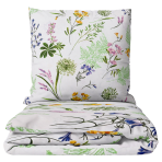 Gultas veļas komplekts „Primavera“. Gultas veļa ar augiem, 140x200 cm, 150x200 cm, 160x200 cm, 180x200 cm, 200x200 cm, 200x220 cm, 220x240 cm. Balts gultas veļas komplekts ar zaļām lapām un krāsainiem pļavas ziediem Gultas veļas komplekts „Primavera“. Gultas veļa ar augiem, 140x200 cm, 150x200 cm, 160x200 cm, 180x200 cm, 200x200 cm, 200x220 cm, 220x240 cm. Balts gultas veļas komplekts ar zaļām lapām un krāsainiem pļavas ziediem