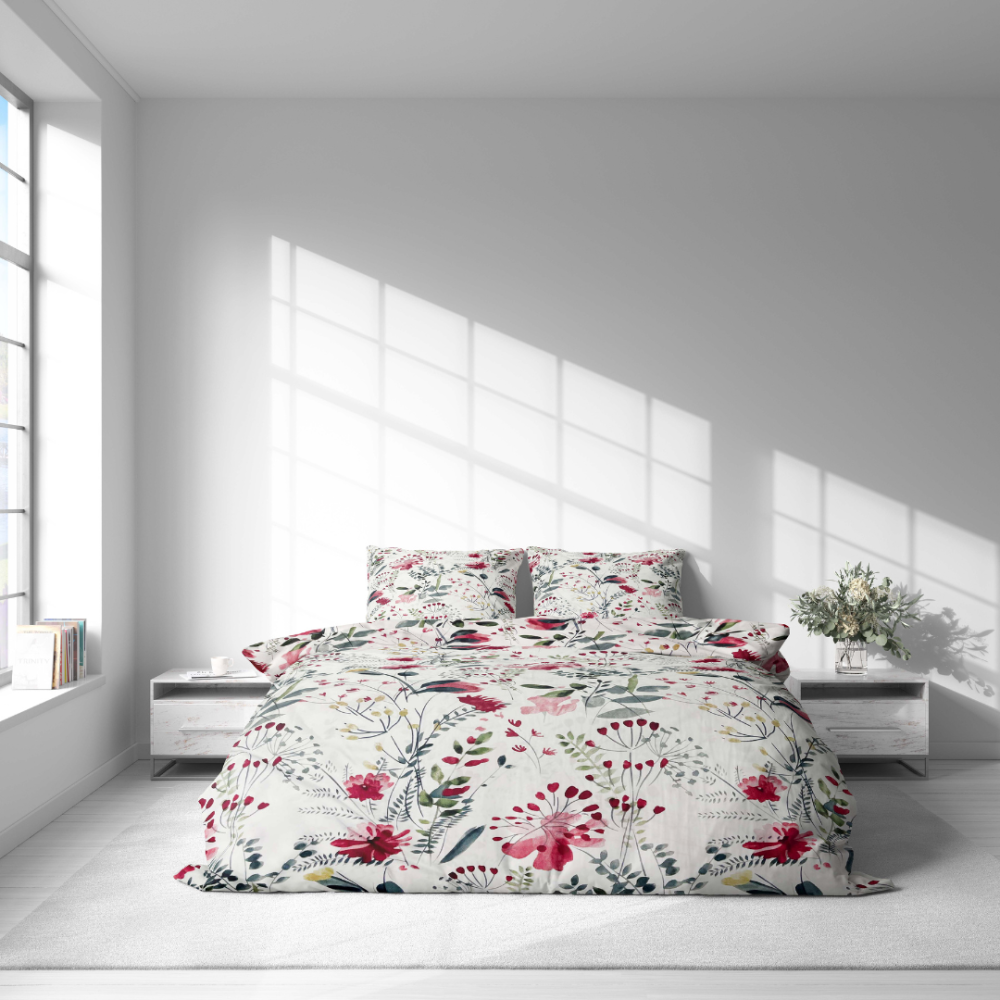Gultas veļas komplekts „Sparkling Flowers“. Gultas veļas komplekti 140x200, 140x200 cm, 200x200 cm, 200x220 cm. Gultas veļa ar smalku akvareļziedu motīvu pasteļtoņu fona izpildījumā.