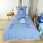 Gultas veļas komplekts „Stitch Blue“. Kokvilnas gultas veļa, 135x200 cm. Zils gultas veļas dizains ar stitch, rozā ausīm un krāsainām zvaigznēm.