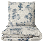 Gultas veļas komplekts „Toile De Jouy Classic“. Gultas veļas komplekti 140x200, 140x200 cm, 200x200 cm, 200x220 cm. Gultas komplekts ar klasisku zilā toņa ainavas rakstu uz pelēka fona.