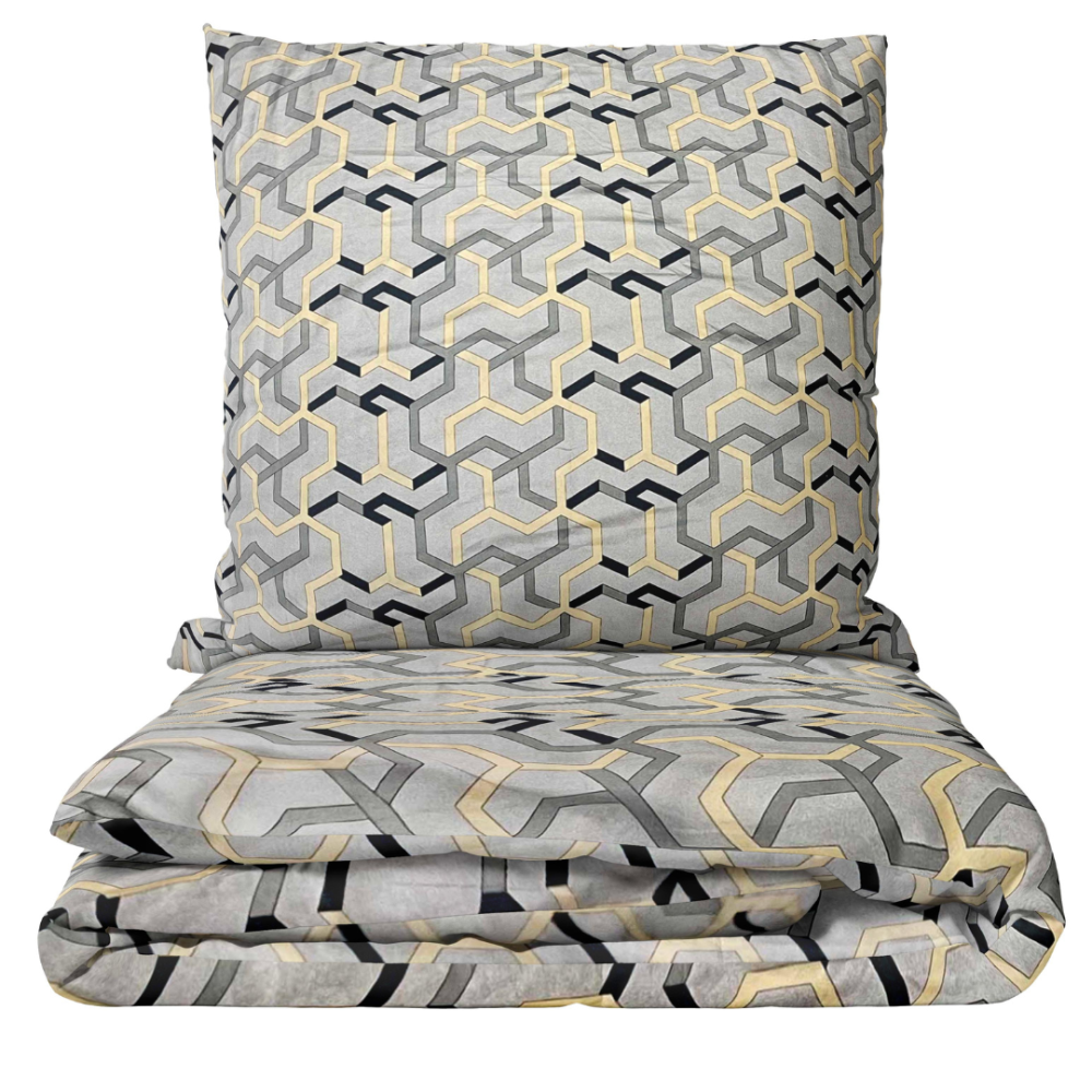 Gultas veļas komplekts „Vibe“. Gultas veļas komplekti 140x200, 140x200 cm, 200x200 cm, 200x220 cm. Gultas komplekts ar modernu ģeometrisku rakstu smilškrāsas fonā ar pelēkiem un melniem akcentiem.