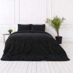Pļušo gultas veļa „Minky Black“. Vienkrāsaina gultas veļa, 200x220 cm. Mīksts un silts melns plīša gultasveļas komplekts mūsdienīgam interjeram.