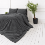 Pļušo gultas veļa „Minky Dark Grey“. Vienkrāsaina gultas veļa, 200x220 cm. Klasisks tumši pelēks plīša gultasveļas komplekts jebkuram interjeram.