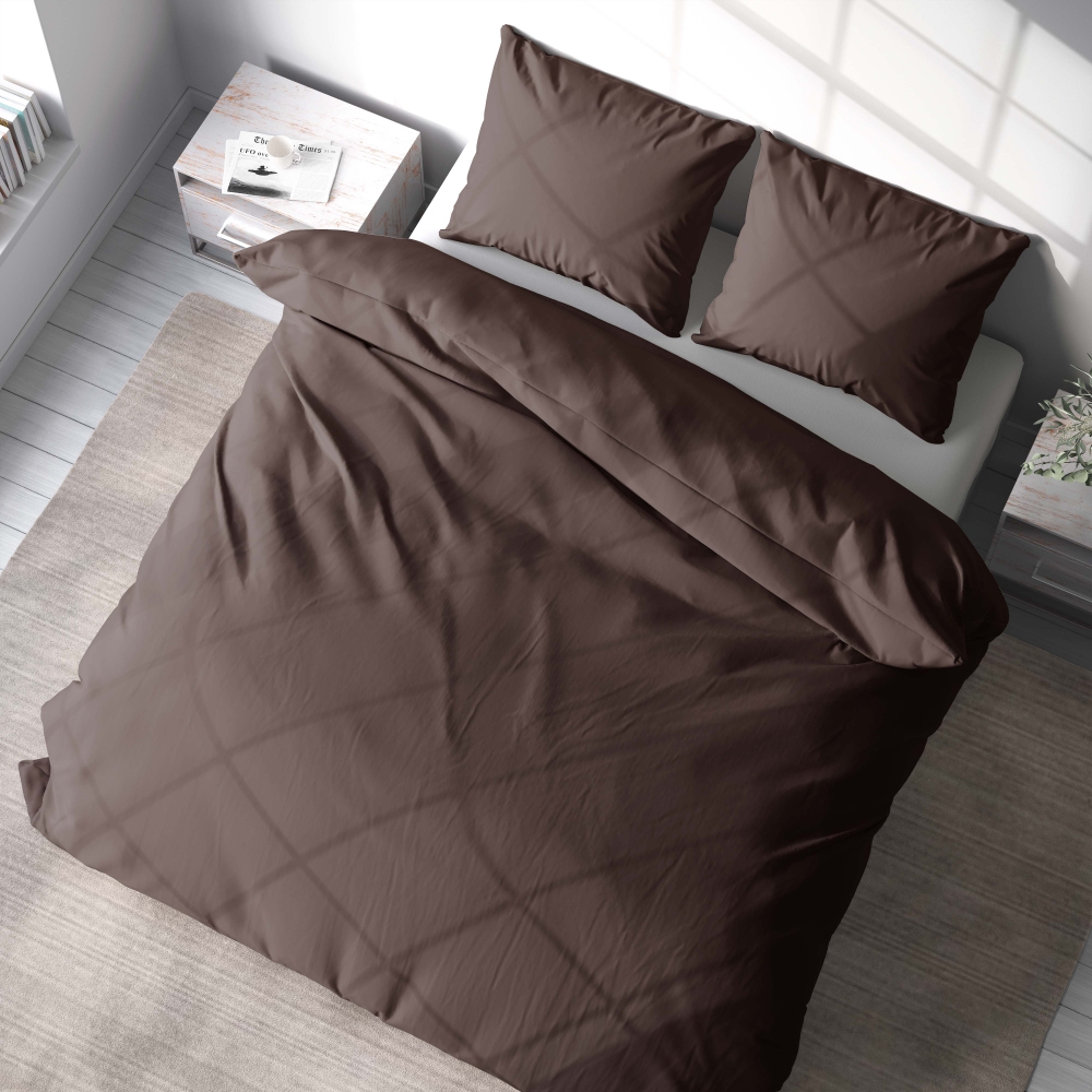 Premium satīna gultas veļas komplekts „Brown“. Satīna gultas veļa, 140x200 cm, 200x200 cm, 200x220 cm. Grezns brūns gultasveļas komplekts, kas ideāli piemērots izsmalcinātam un siltam guļamistabas tēlam.