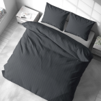 Premium satīna gultas veļas komplekts „Graphite Stripe Satin“. Satīna gultas veļa, 140x200 cm, 200x200 cm. Smalks svītrains komplekts intensīvi pelēkā tonī.