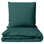 Premium satīna gultas veļas komplekts „Green Stripe Satin“. Satīna gultas veļa, 140x200 cm, 200x200 cm. Tumši zaļa gultas veļa ar smalkām vertikālām svītrām.