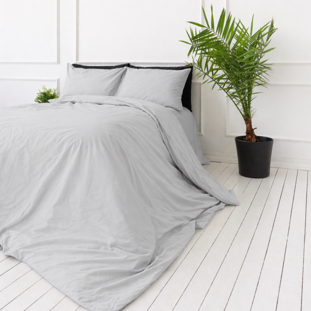 Satīna palags ar gumiju „Silvara“. Gultas veļas komplekti 150x200, 140x200 cm, 150x200 cm, 160x200 cm, 180x200 cm, 200x200 cm, 200x220 cm, 220x240 cm. Elegants pelēkas krāsas vienkrāsains dizains