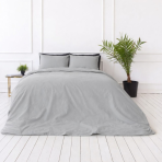 Satīna palags ar gumiju „Silvara“. Gultas veļas komplekti 150x200, 140x200 cm, 150x200 cm, 160x200 cm, 180x200 cm, 200x200 cm, 200x220 cm, 220x240 cm. Neitrāli pelēks smalks dizains gultas veļai