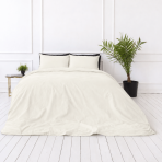 Premium satīns „Snow White sateen“. Mako satīna gultas veļa, 140x200 cm, 150x200 cm, 160x200 cm, 180x200 cm, 200x200 cm, 200x220 cm, 220x240 cm. Minimālistiska dizaina gultas veļas komplekts ar vieglu krēmkrāsas nokrāsu.