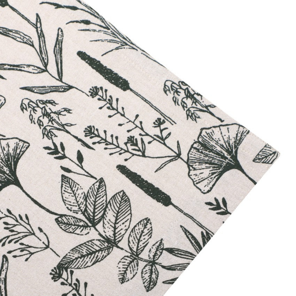 Priekšauts „Ralph apron“. Priekšauti. Krēmkrāsas priekšauts ar smalkiem dabisku augu zīmējumiem Priekšauts „Ralph apron“. Priekšauti. Krēmkrāsas priekšauts ar smalkiem dabisku augu zīmējumiem