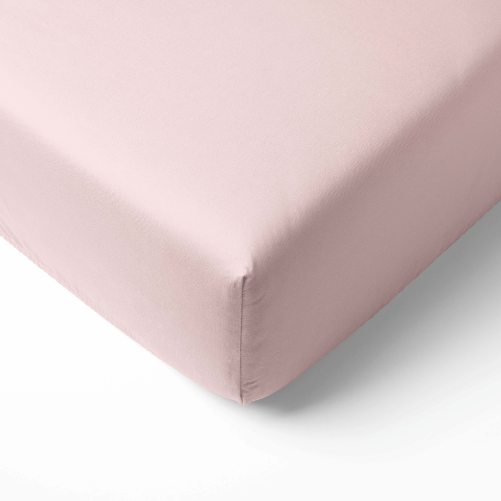 Satīna palagi bez gumijas „Classic pink flat sheet“, 150x220 cm, 200x220 cm, 220x240 cm. Pasteļrozā palags gaišā minimālistiskā dizainā Satīna palagi bez gumijas „Classic pink flat sheet“, 150x220 cm, 200x220 cm, 220x240 cm. Pasteļrozā palags gaišā minimālistiskā dizainā