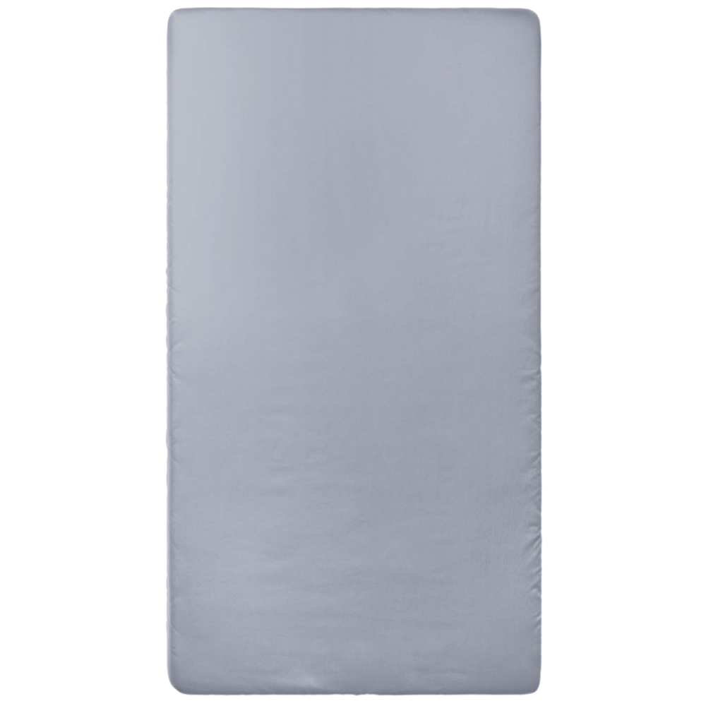 Satīna palags ar gumiju „Moon Grey Satin fitted sheet“. Palags ar gumiju 160x200, 90x200 cm, 140x200 cm, 160x200 cm, 180x200 cm. Vienkrāsains gaiši pelēks palags minimālisma stilam