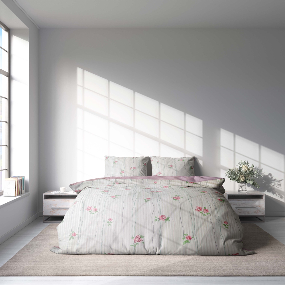Satīna gultas veļa „Charming“. Satīna gultas veļa, 140x200 cm, 150x200 cm, 160x200 cm, 180x200 cm, 200x200 cm, 200x220 cm. Elegants ziedu gultasveļas komplekts baltā krāsā ar rozā rozēm un maziem ziediem.