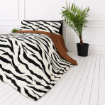 Satīna gultas veļa „Exotic Zebra“. Balta gultasveļa, 140x200 cm, 200x200 cm, 200x220 cm. Balta gultas veļa ar izteiksmīgām melnām zebras tipa svītrām Satīna gultas veļa „Exotic Zebra“. Balta gultasveļa, 140x200 cm, 200x200 cm, 200x220 cm. Balta gultas veļa ar izteiksmīgām melnām zebras tipa svītrām