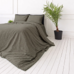 Satīna gultas veļa „Frisson“. Rakstaina gultas veļa, 140x200 cm, 150x200 cm, 160x200 cm, 180x200 cm, 200x200 cm, 200x220 cm. Elegants brūns gultas veļas komplekts ar ļoti smalku baltu ziediņu dizainu.