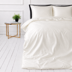 Zīda gultas veļas komplekts „Pearl White Silk“. Vienkrāsaina gultas veļa, 200x220 cm. Maigi ziloņkaula nokrāsas minimālistisks gultas veļas komplekts.