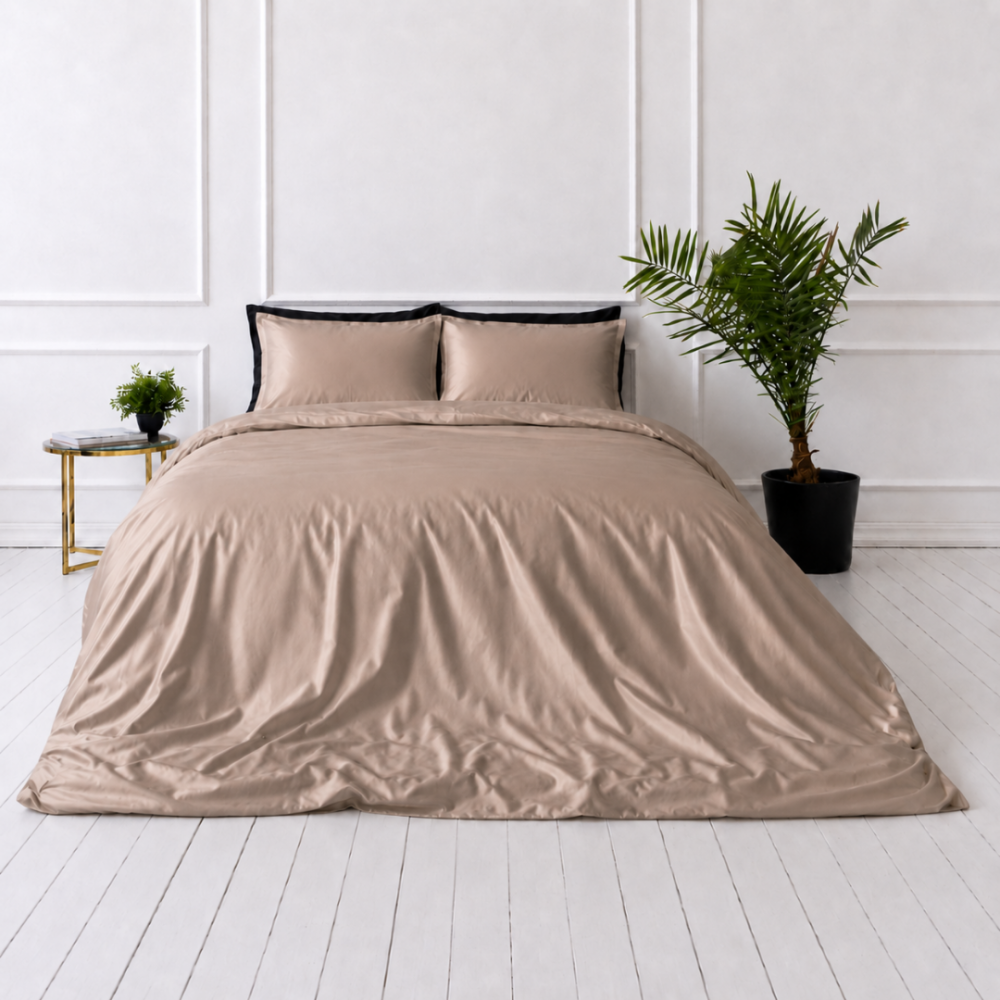 Zīda gultas veļas komplekts „Saddle Silk“. Gultas veļas komplekti, 200x200 cm, 200x220 cm. Elegants šampanieša toņa gultas veļas komplekts ar gludu virsmu