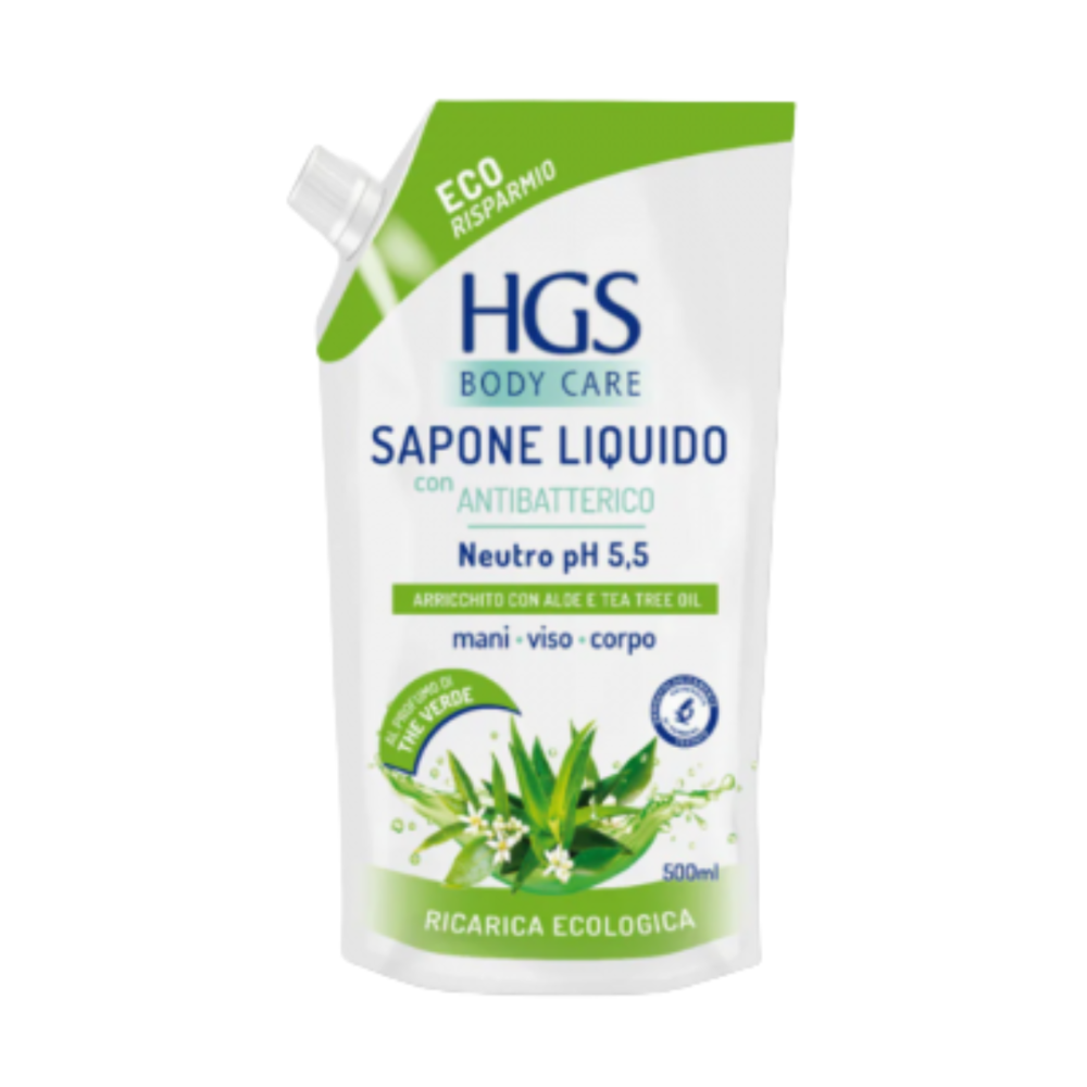 Roku ziepes "HGS liquid soap". Ziepes. Hgs šķidras ziepes caurspīdīgā pudelē uz izlietnes malas blakus dvielim Roku ziepes "HGS liquid soap". Ziepes. Hgs šķidras ziepes caurspīdīgā pudelē uz izlietnes malas blakus dvielim