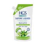 Roku ziepes "HGS liquid soap". Ziepes. Hgs šķidras ziepes caurspīdīgā pudelē uz izlietnes malas blakus dvielim Roku ziepes "HGS liquid soap". Ziepes. Hgs šķidras ziepes caurspīdīgā pudelē uz izlietnes malas blakus dvielim