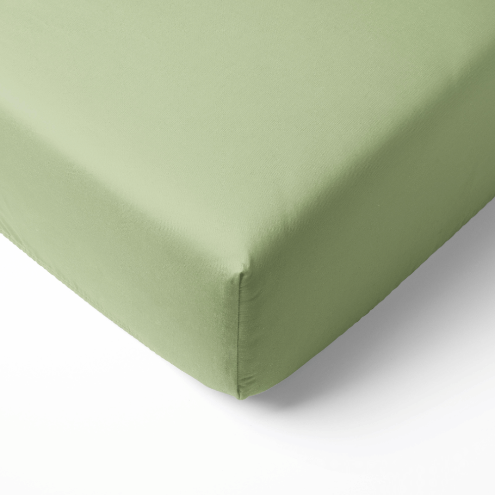Jersey palags ar gumiju „Olive“. Palags ar gumiju 200x200, 90x200 cm, 140x200 cm, 160x200 cm, 180x200 cm, 200x220 cm. Maigi zaļš palags ar gumiju minimālistiskā dizainā Jersey palags ar gumiju „Olive“. Palags ar gumiju 200x200, 90x200 cm, 140x200 cm, 160x200 cm, 180x200 cm, 200x220 cm. Maigi zaļš palags ar gumiju minimālistiskā dizainā