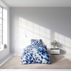 Vienvietīgas gultas veļas komplekti "Ambiance". Gultas veļas komplekti 140x200, 140x200 cm. Elegants balts gultasveļas komplekts ar unikālu punktiņu gleznojuma rakstu dažādos zilos toņos, piešķirot guļamistabai krāsas dvesmu.