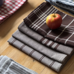 Virtuves dvieļi „Urban Kitchen Towel“. Virtuves dvieļi. Virtuves dvielis ar pelēku pamatni un brūnām līnijām Virtuves dvieļi „Urban Kitchen Towel“. Virtuves dvieļi. Virtuves dvielis ar pelēku pamatni un brūnām līnijām